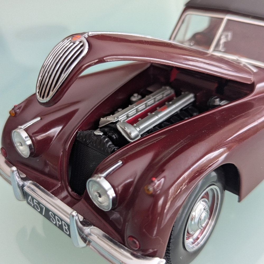 Sun Star 1955 Jaguar XK 140 Convertible 1:18 Die Cast Model Car Rare Collectible - Picture 9 of 12
